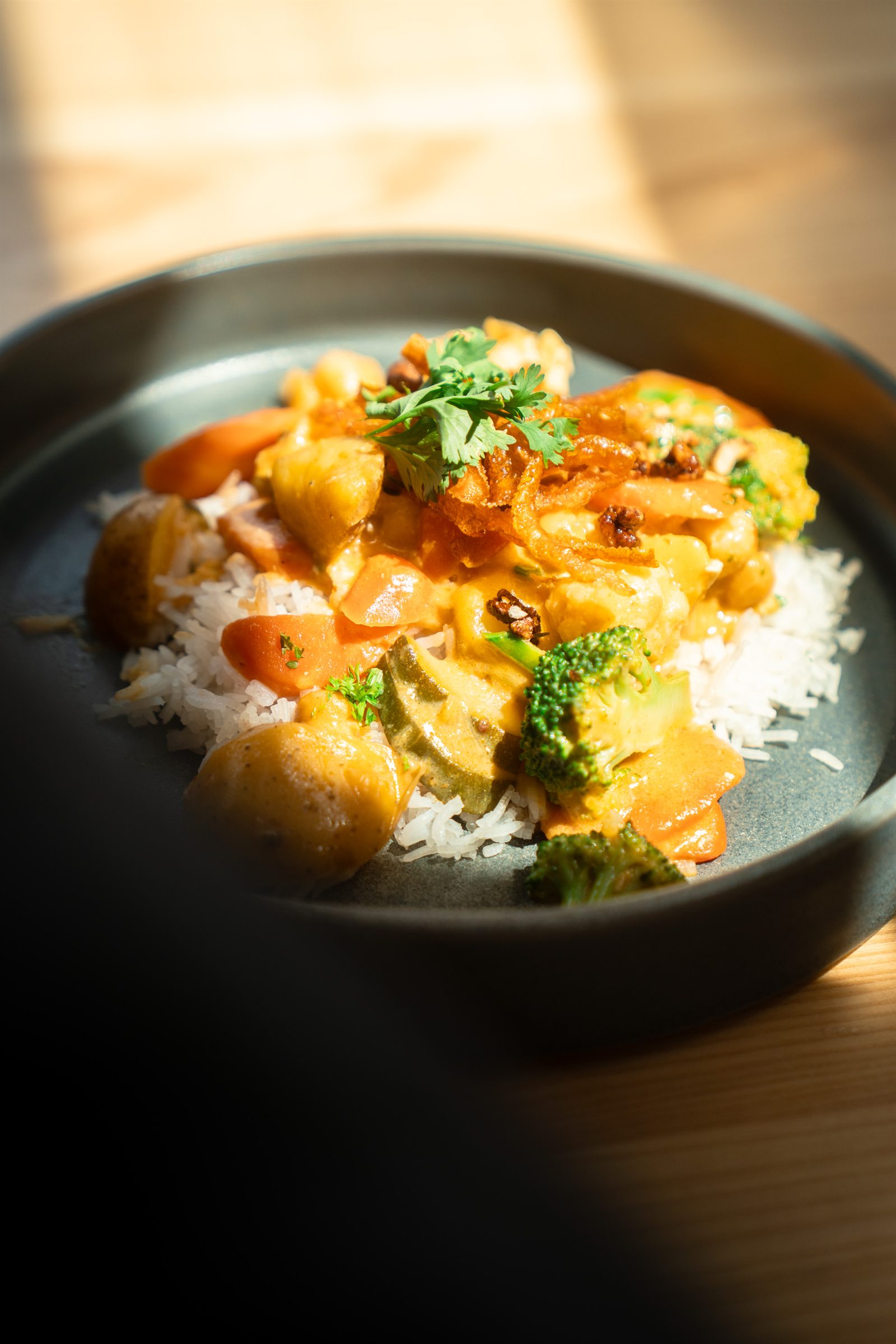 Thai-spiced curry with rice and vegetables